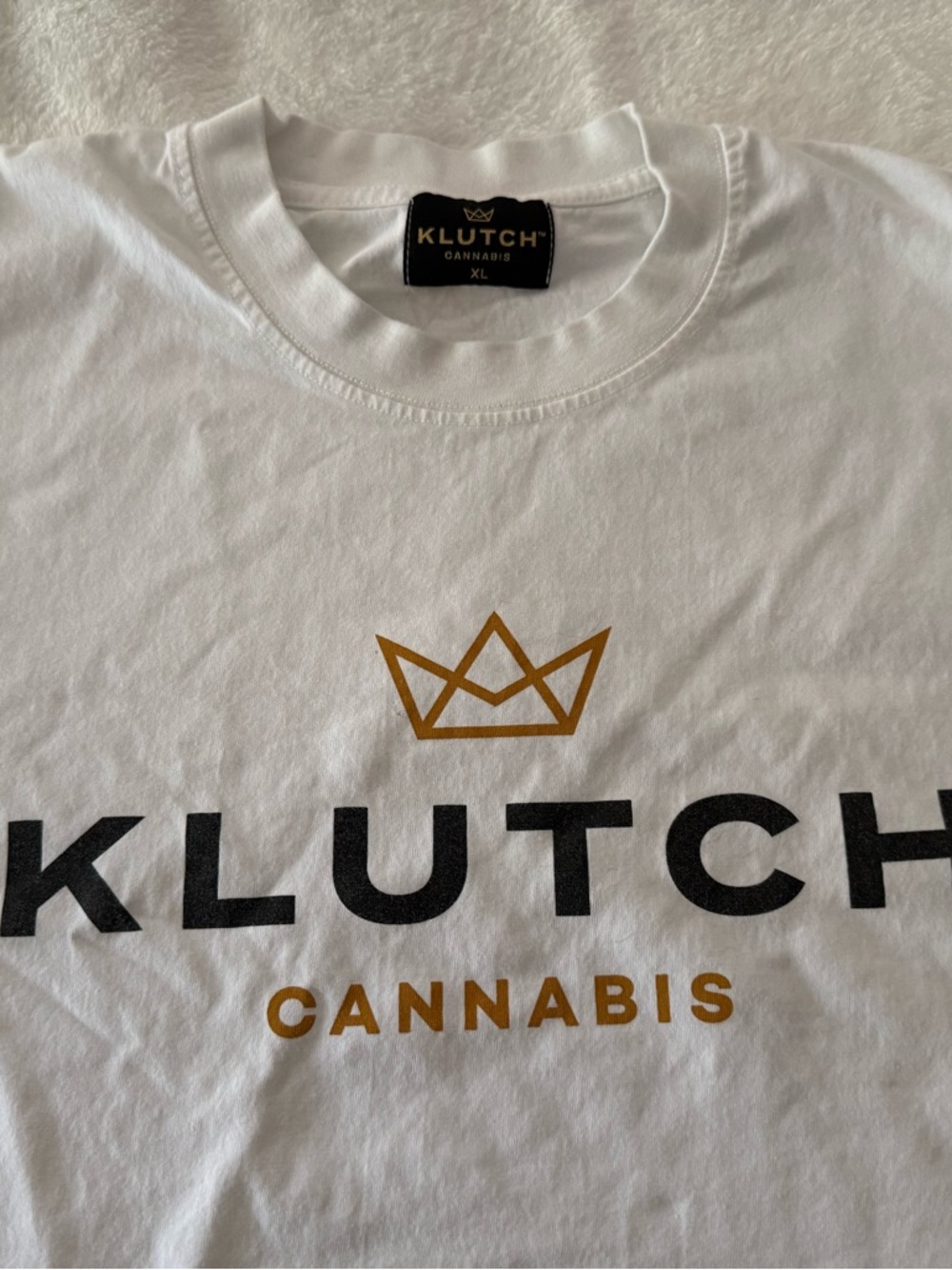 KLUTCH CANNABIS The Whiteout Tee Size XL 420 friendly - Picture 3 of 9
